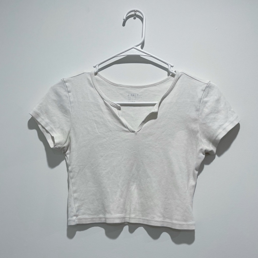 Brandy crop tshirt with notch